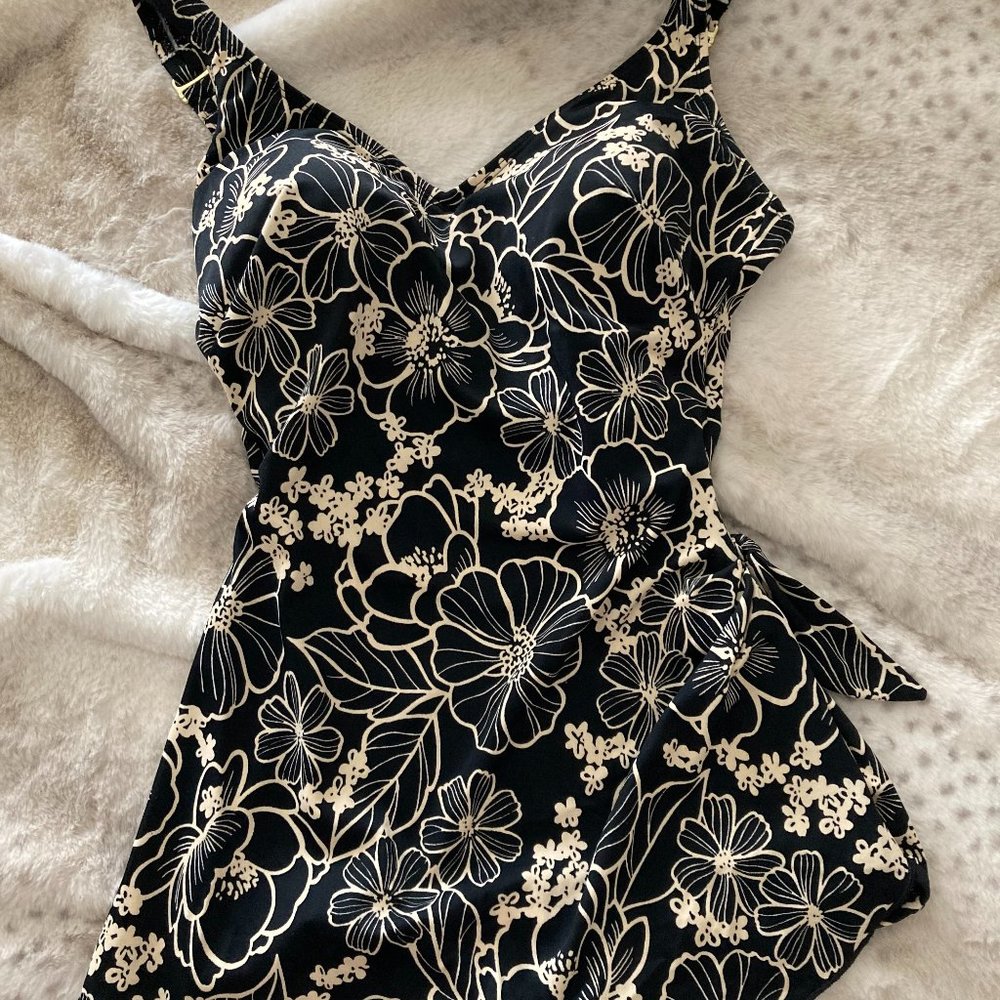 NWOT Roxanne 1Piece sz.10